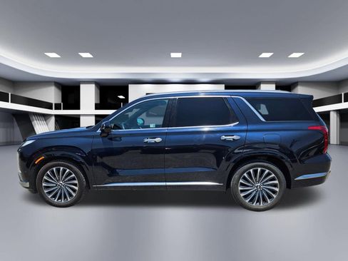 Used 2024 Hyundai Palisade Calligraphy FWD image 3