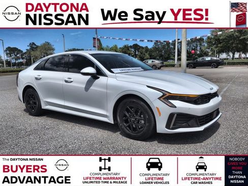 Used 2025 Kia K5 LXS FWD image 1