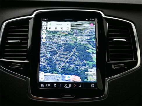 Used 2024 Volvo XC90 B6 Plus w/ Protection Package Premier image 14