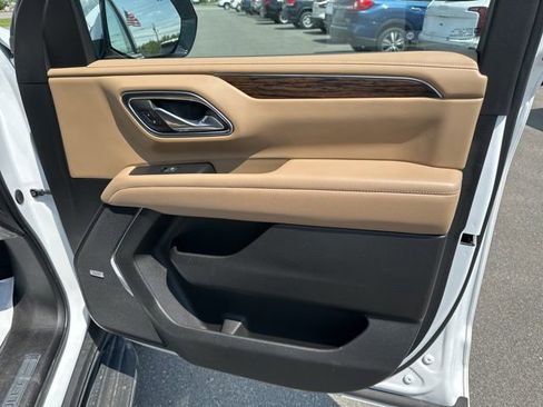 Used 2024 Chevrolet Tahoe Premier AWD/4WD image 11