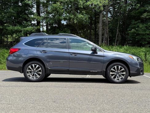 Used 2015 Subaru Outback 2.5i Limited AWD/4WD image 4