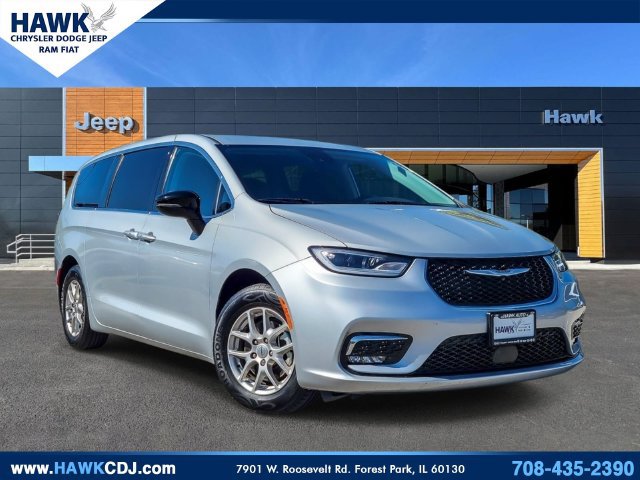 Used 2024 Chrysler Pacifica Touring-L FWD image 1