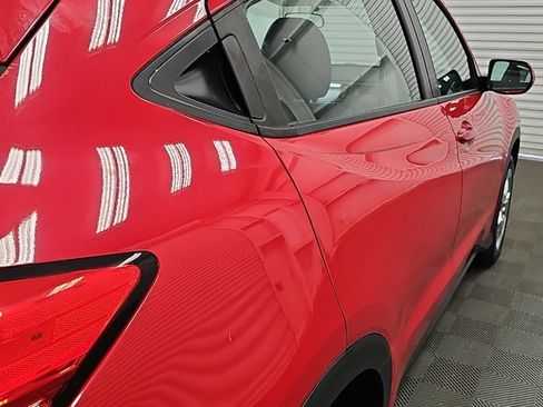 Used 2017 Honda HR-V LX image 10