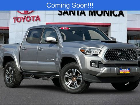 Used 2018 Toyota Tacoma TRD Sport image 1