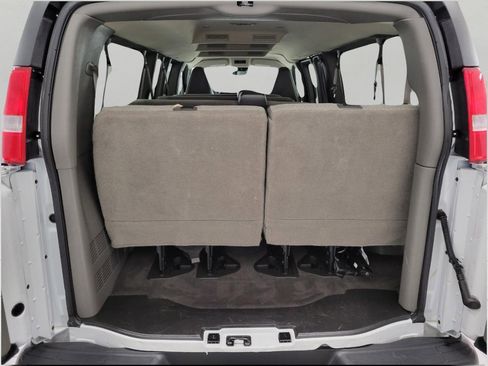 Used 2025 Chevrolet Express 3500 LT w/ LT Preferred Equipment Group image 15