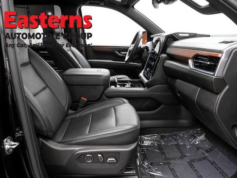 Used 2025 GMC Yukon XL Denali AWD/4WD image 26