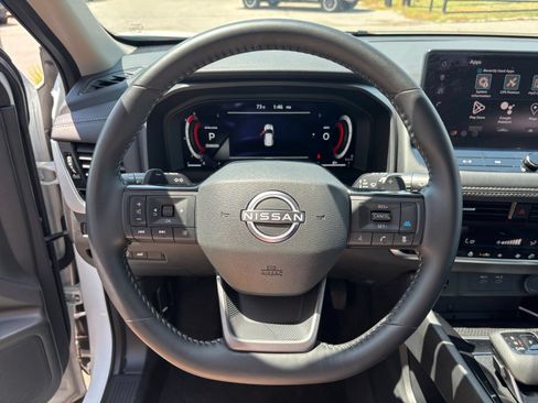 Used 2026 Nissan Rogue SL FWD image 26