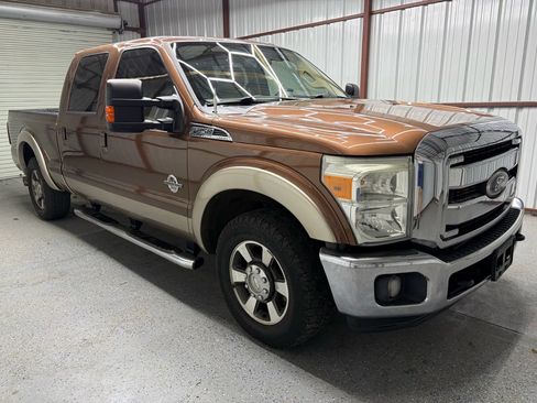 Used 2011 Ford F250 Lariat w/ Lariat Ultimate Pkg image 1