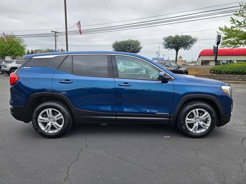 Used 2020 GMC Terrain SLE AWD/4WD image 7