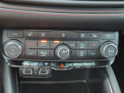 Used 2024 Dodge Durango GT AWD/4WD image 20
