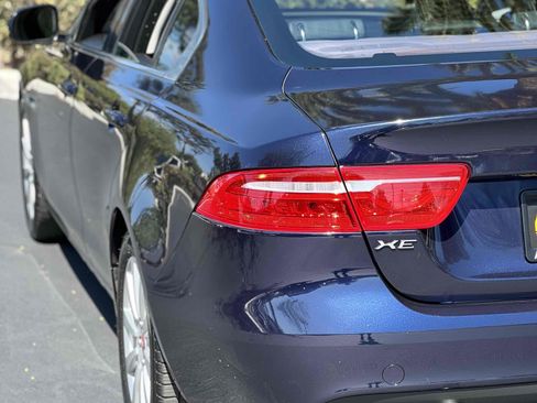 Used 2019 Jaguar XE image 62