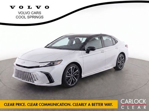 Used 2025 Toyota Camry XSE FWD image 1