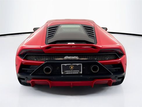Used 2022 Lamborghini Huracan EVO image 6