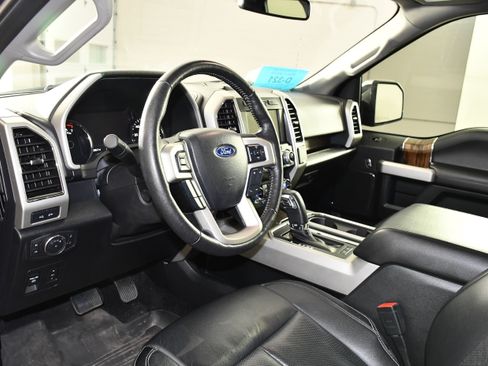 Used 2019 Ford F150 Lariat w/ Equipment Group 502A Luxury AWD/4WD image 2
