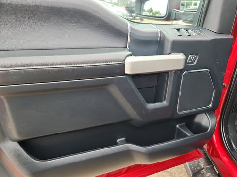 Used 2019 Ford F150 Lariat w/ Equipment Group 502A Luxury AWD/4WD image 11