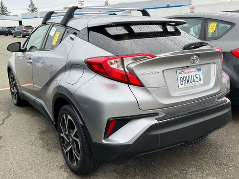 Used 2020 Toyota C-HR XLE FWD image 6