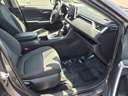 Used 2025 Toyota RAV4 XLE FWD image 5