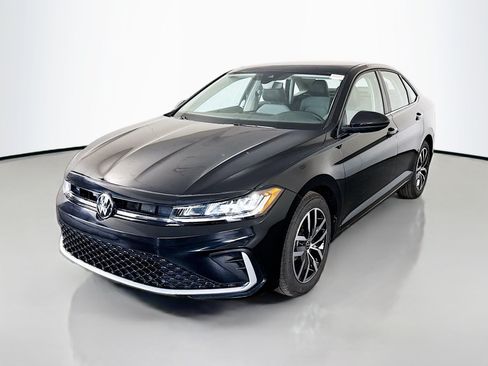 Used 2025 Volkswagen Jetta SE FWD image 4
