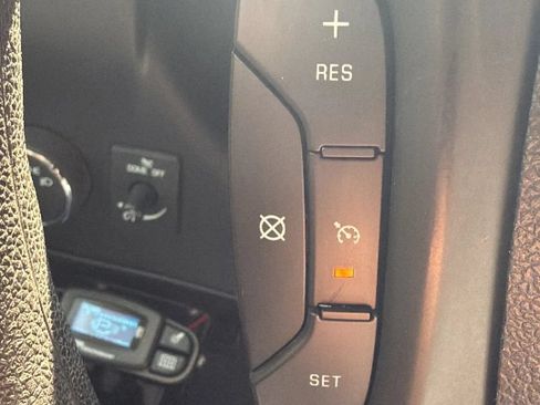 Used 2013 Chevrolet Express 4500 w/ Shuttle Bus Package RWD image 28
