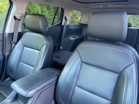 Used 2021 GMC Acadia SLT w/ Elevation Edition FWD image 29