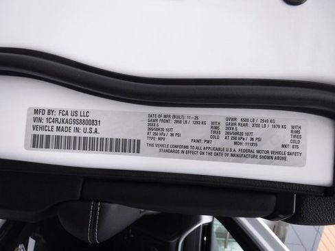 New 2025 Jeep Grand Cherokee L Altitude image 49