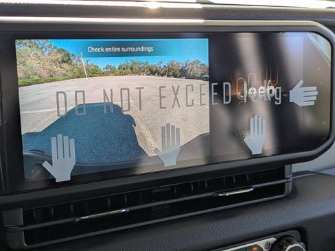 New 2026 Jeep Gladiator Sport image 18