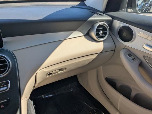 Certified 2022 Mercedes-Benz GLC 300 image 4