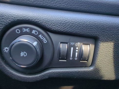 New 2026 Chrysler Pacifica Select w/ S Appearance Package image 30