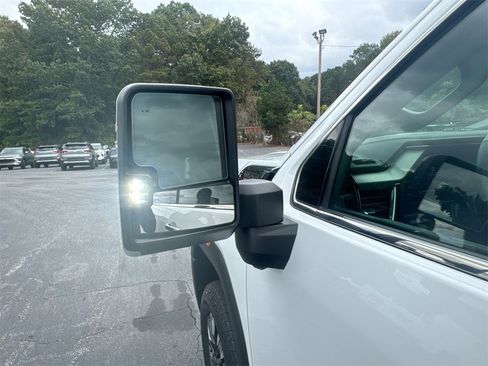 Used 2024 GMC Sierra 3500 Denali w/ Denali Reserve Package image 12