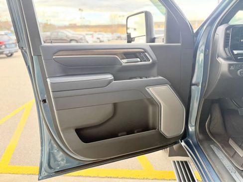 Used 2025 Chevrolet Silverado 2500 High Country w/ Technology Package image 15