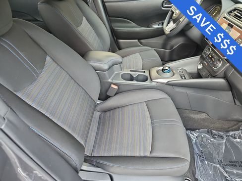 Used 2025 Nissan Leaf S FWD image 18
