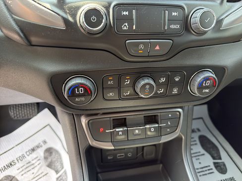 Used 2024 GMC Terrain AT4 w/ Infotainment Package II AWD/4WD image 23
