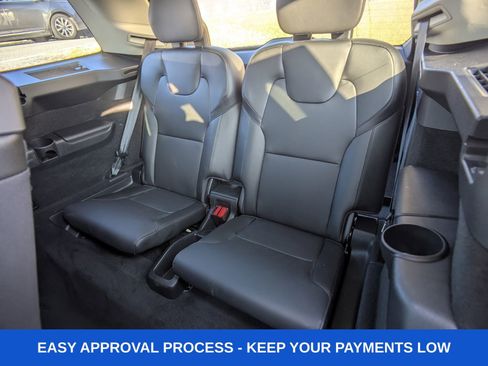 Used 2021 Volvo XC90 T5 Momentum image 14