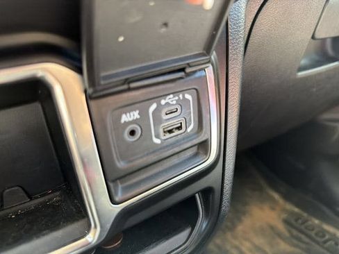 Used 2021 Jeep Gladiator Sport AWD/4WD image 27