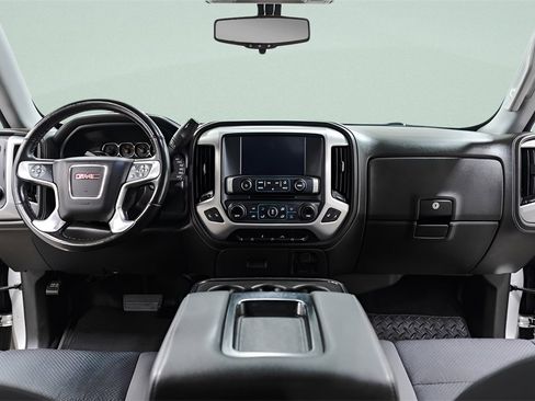 Used 2018 GMC Sierra 1500 SLE image 9