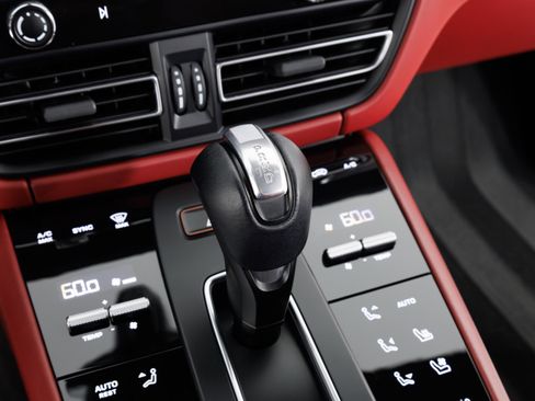 Used 2022 Porsche Macan GTS AWD/4WD image 28