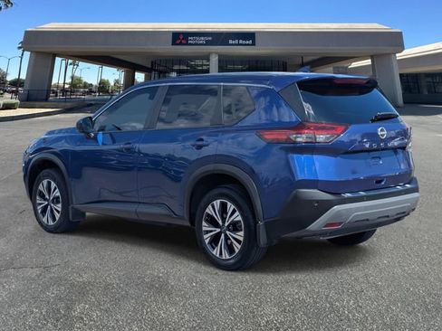 Used 2023 Nissan Rogue SV image 4