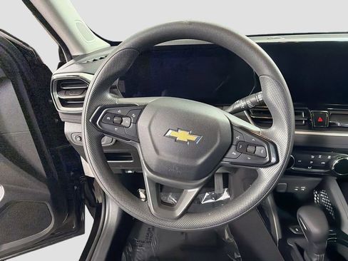 Used 2025 Chevrolet TrailBlazer LT AWD/4WD image 14