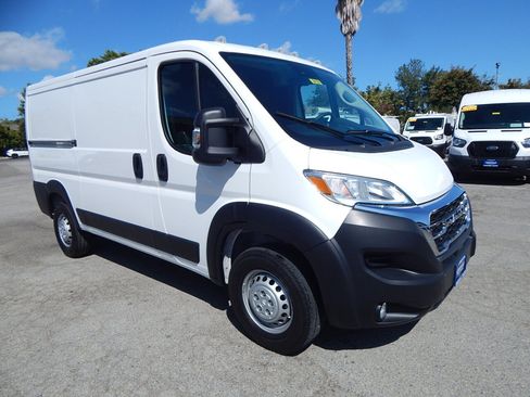 Used 2025 RAM ProMaster 2500 w/ U-Haul Equipment Group FWD image 10