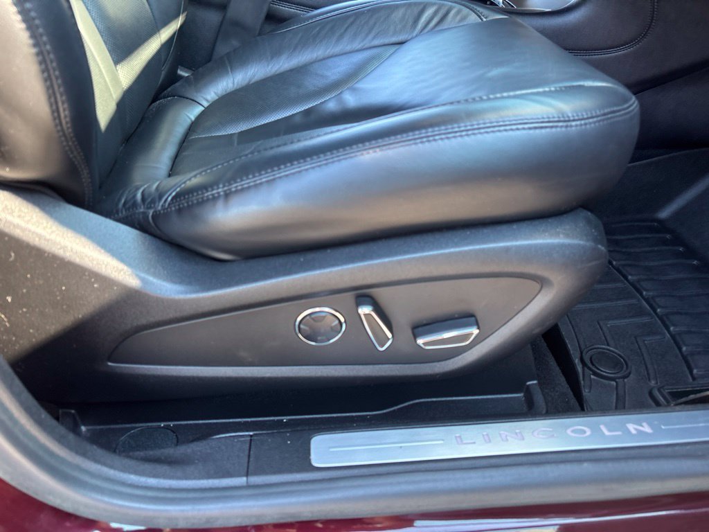 Used 2019 Lincoln MKC Select w/ Select Plus Package FWD image 38