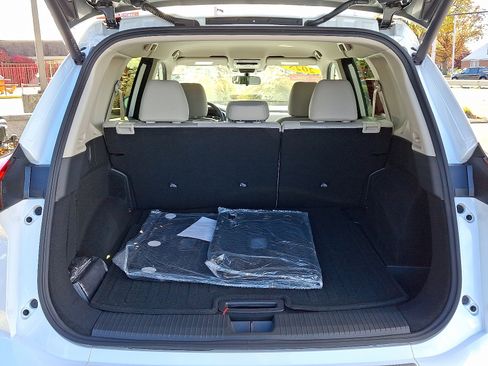 Certified 2025 Nissan Rogue SV image 29