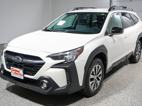 Used 2024 Subaru Outback Premium AWD/4WD image 30