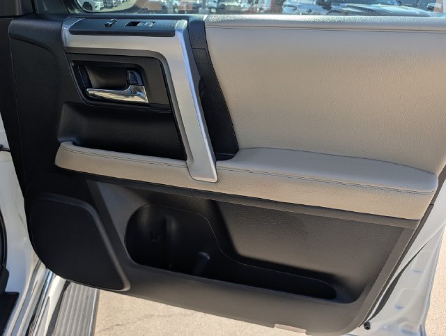 Used 2023 Toyota 4Runner Limited AWD/4WD image 36