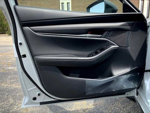 Used 2025 MAZDA MAZDA3 s image 11