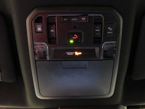 Used 2022 Toyota Tundra Platinum image 32