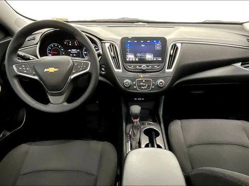 Used 2025 Chevrolet Malibu RS FWD image 16