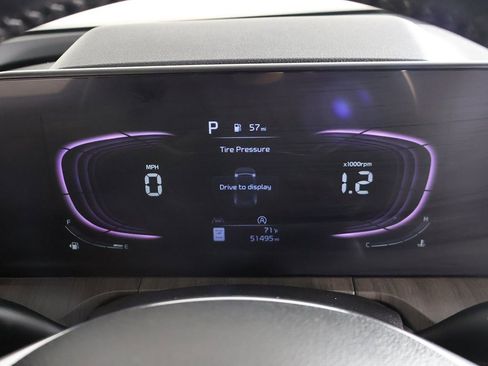 Used 2024 Kia Telluride EX w/ EX Captain's Chair Package image 43