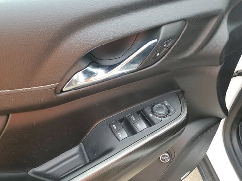 Used 2023 GMC Acadia SLT FWD image 29