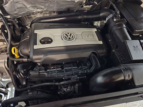 Used 2017 Volkswagen Tiguan S image 26