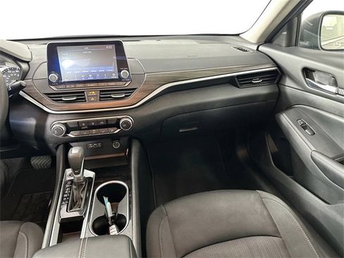 Used 2024 Nissan Altima 2.5 SV image 21